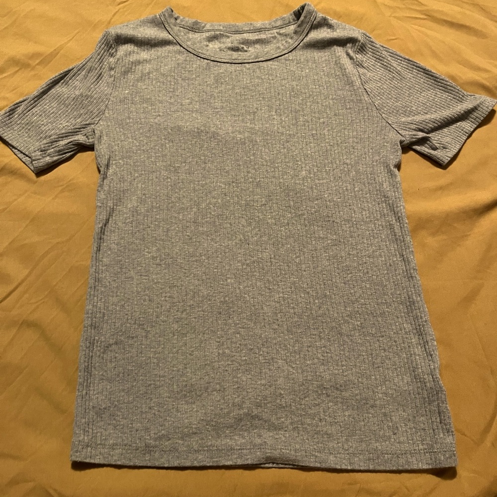 Grey short sleeve fitted shirt
